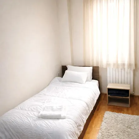 Apartament 2 Bedroom Near Clinical Center & Diamond Mall *