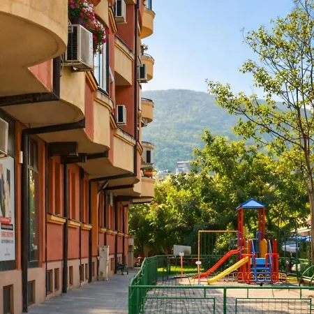 2 Bedroom Near Clinical Center & Diamond Mall Skopje