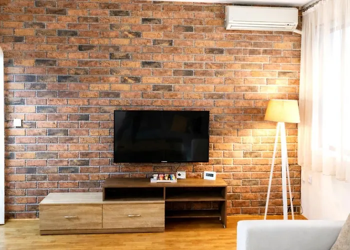 2 Bedroom Near Clinical Center & Diamond Mall *